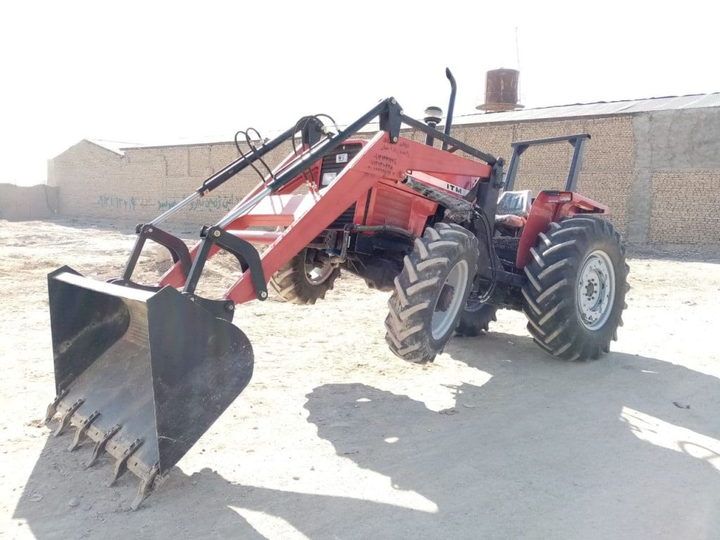 بیل چهار جک طرح بکهو800 بازودار تعادلی